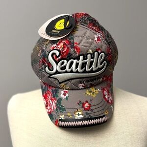 NWT ROBIN RUTH - Seattle  Floral Quilted Embroidered SnapBack Baseball Mesh Hat
